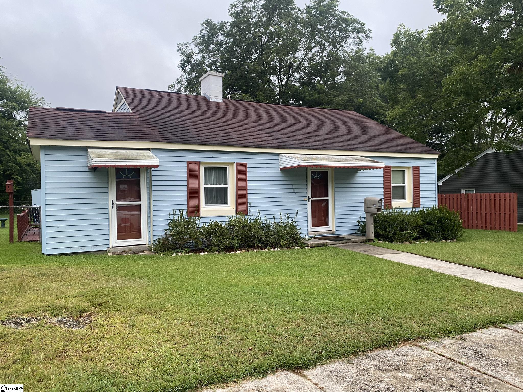 101 Jackson Street Clinton, SC 29325 - Photo 4 of 22 Gallery Image 4