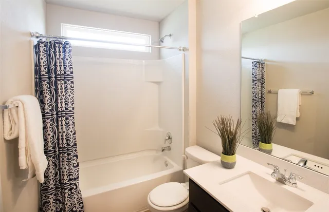 $2,100 | 108 Freedom Park Avenue, Liberty Hill, TX 78642