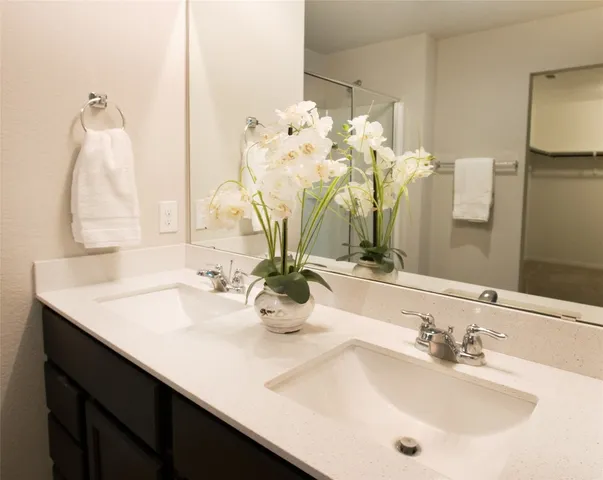 $2,100 | 108 Freedom Park Avenue, Liberty Hill, TX 78642