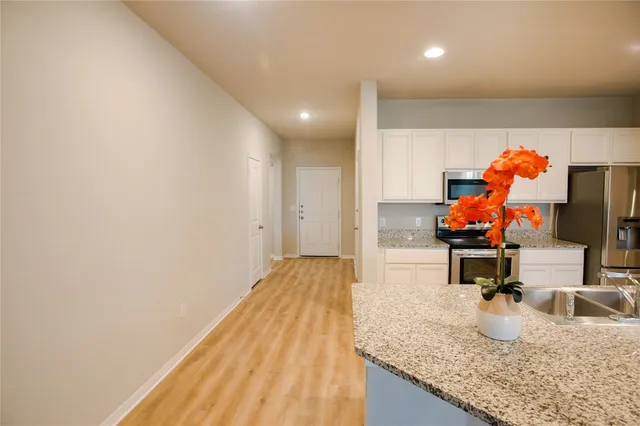 $2,100 | 108 Freedom Park Avenue, Liberty Hill, TX 78642