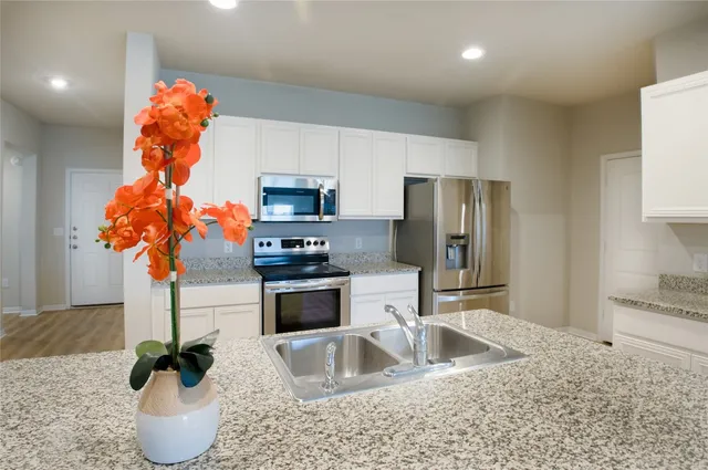 $2,100 | 108 Freedom Park Avenue, Liberty Hill, TX 78642