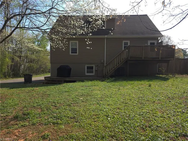 $294,900 | 1113 Ridgecliff Drive, Rural Hall, NC 27045