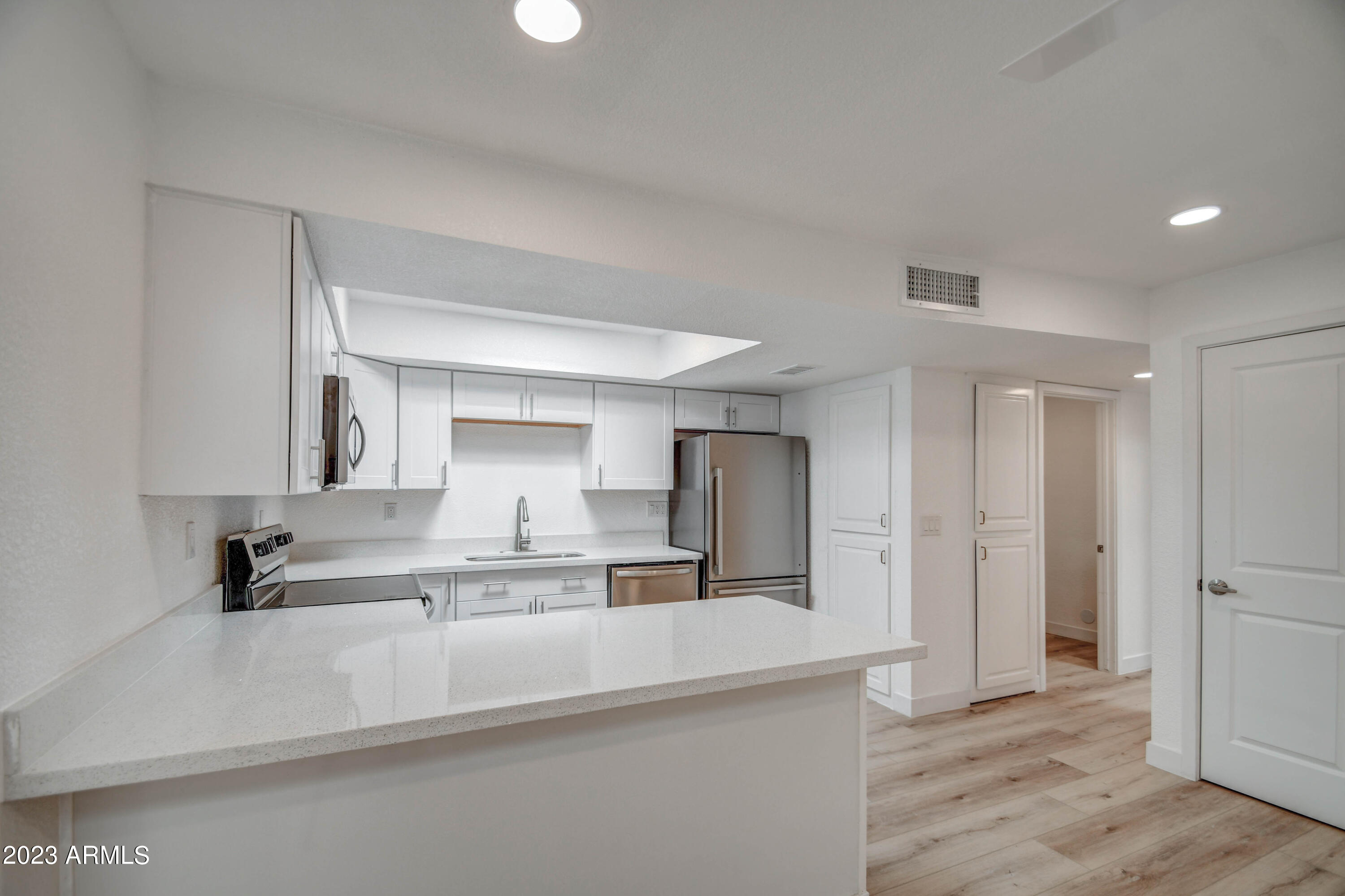 332 North Dobson Road, Unit 26 Mesa, AZ 85201 - Photo 2 of 19 KITCHEN 1