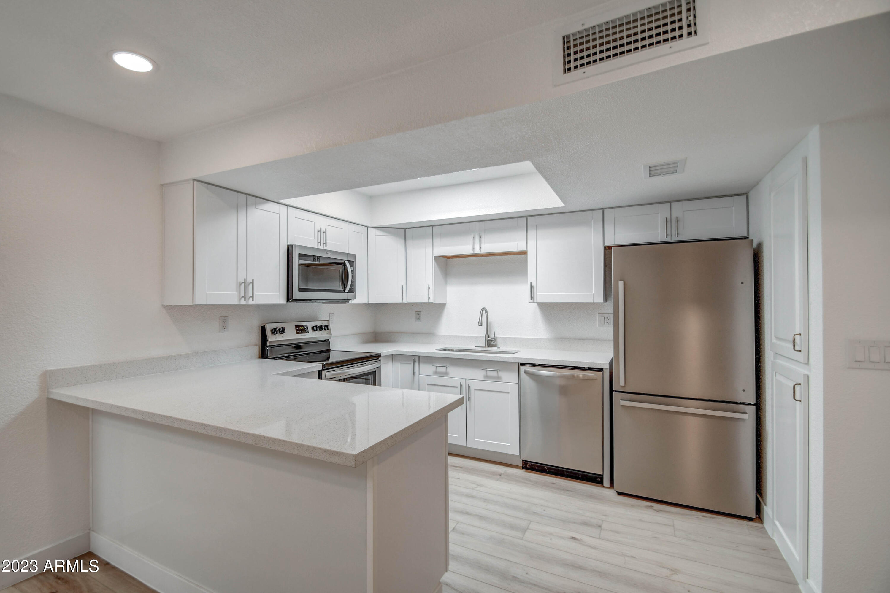 332 North Dobson Road, Unit 26 Mesa, AZ 85201 - Photo 4 of 19 KITCHEN 3