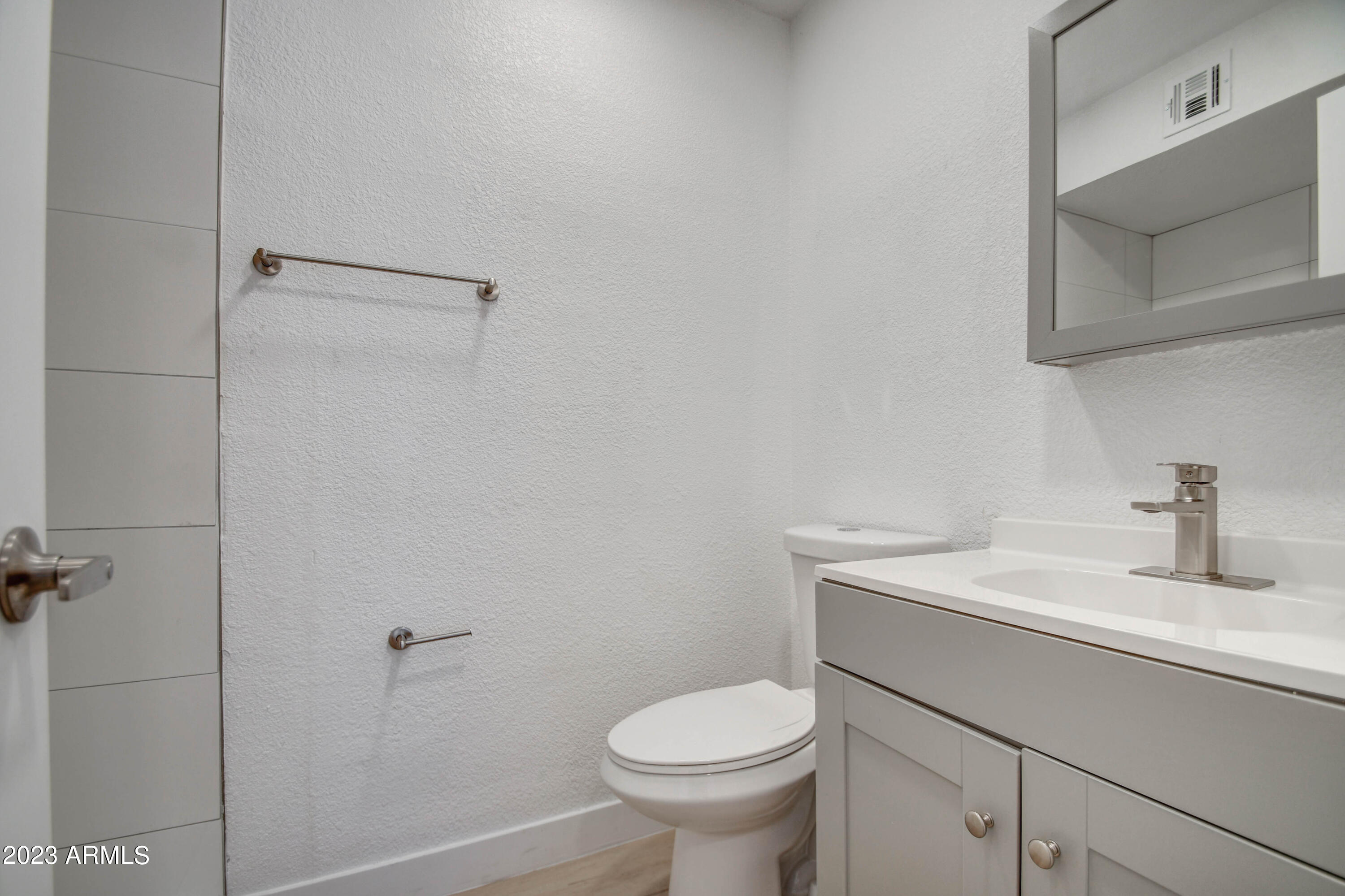 332 North Dobson Road, Unit 26 Mesa, AZ 85201 - Photo 10 of 19 MASTER BATH 1