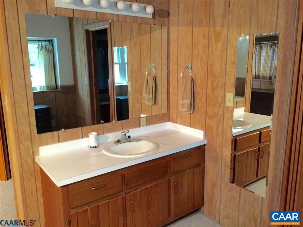 583 Reeds Gap Road Lyndhurst, VA 22952 - Photo 19 of 40 Gallery Image 19