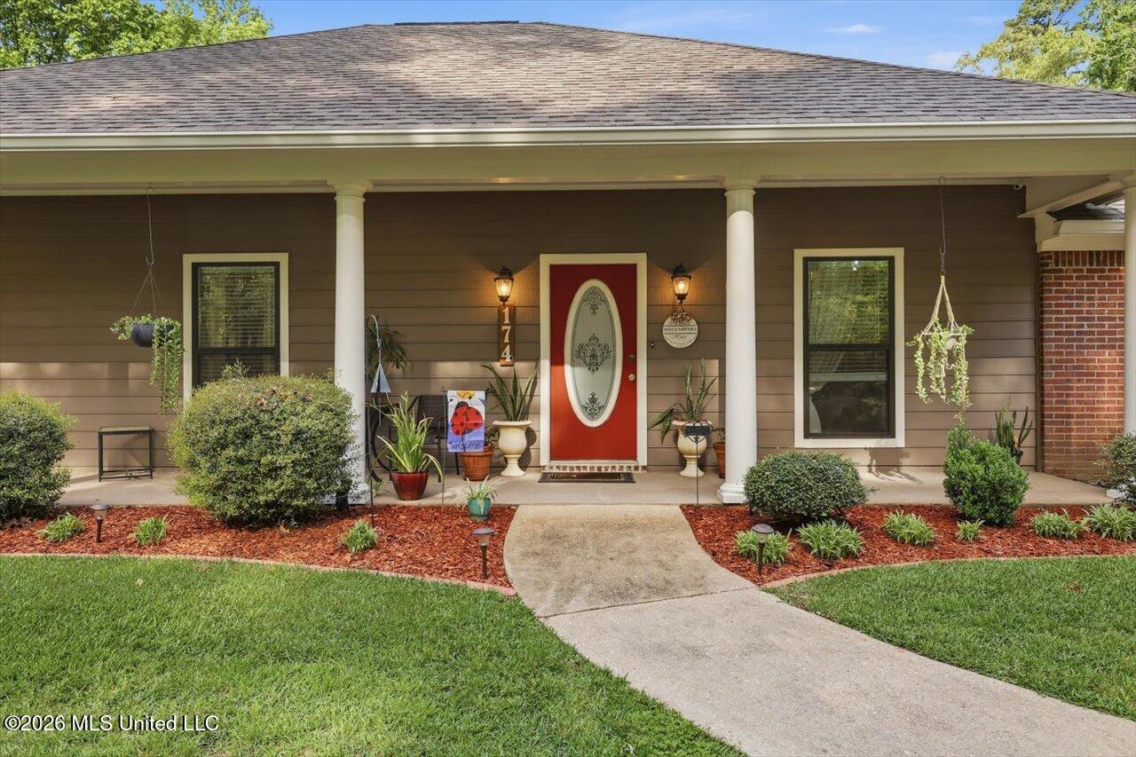 174 South Eagle Ridge Drive Florence, MS 39073 - Photo 4 of 76 04-174 S Eagle Ridge Dr _ Hometoursms.co