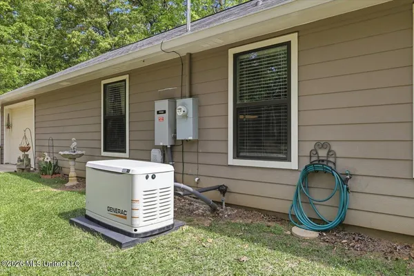 $749,000 | 174 South Eagle Ridge Drive, Florence, MS 39073