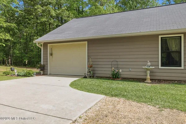 $749,000 | 174 South Eagle Ridge Drive, Florence, MS 39073