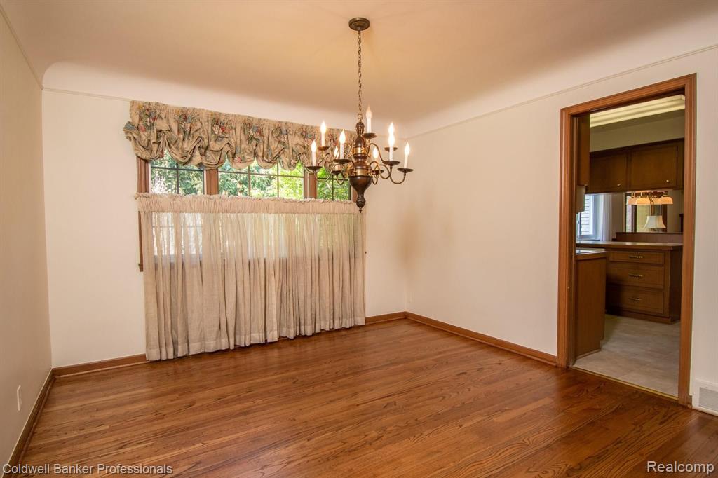 65 South Duval Road Grosse Pointe Shores, MI 48236 - Photo 8 of 40
