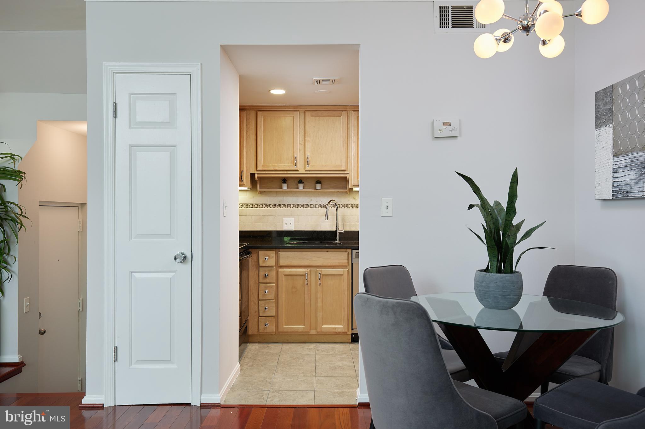 1949 Calvert Street Northwest, Unit E Washington, DC 20009 - Photo 9 of 39