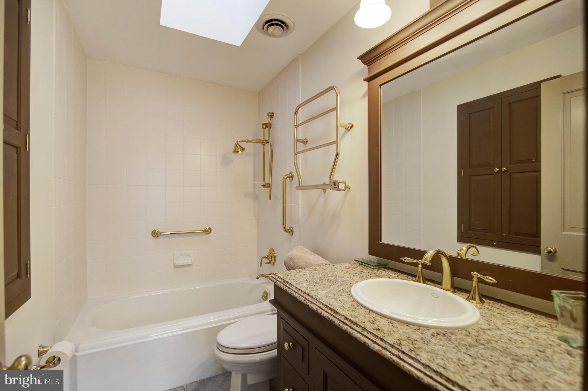 13025 Glissans Mill Road Mount Airy, MD 21771 - Photo 32 of 78 MASTER BATH