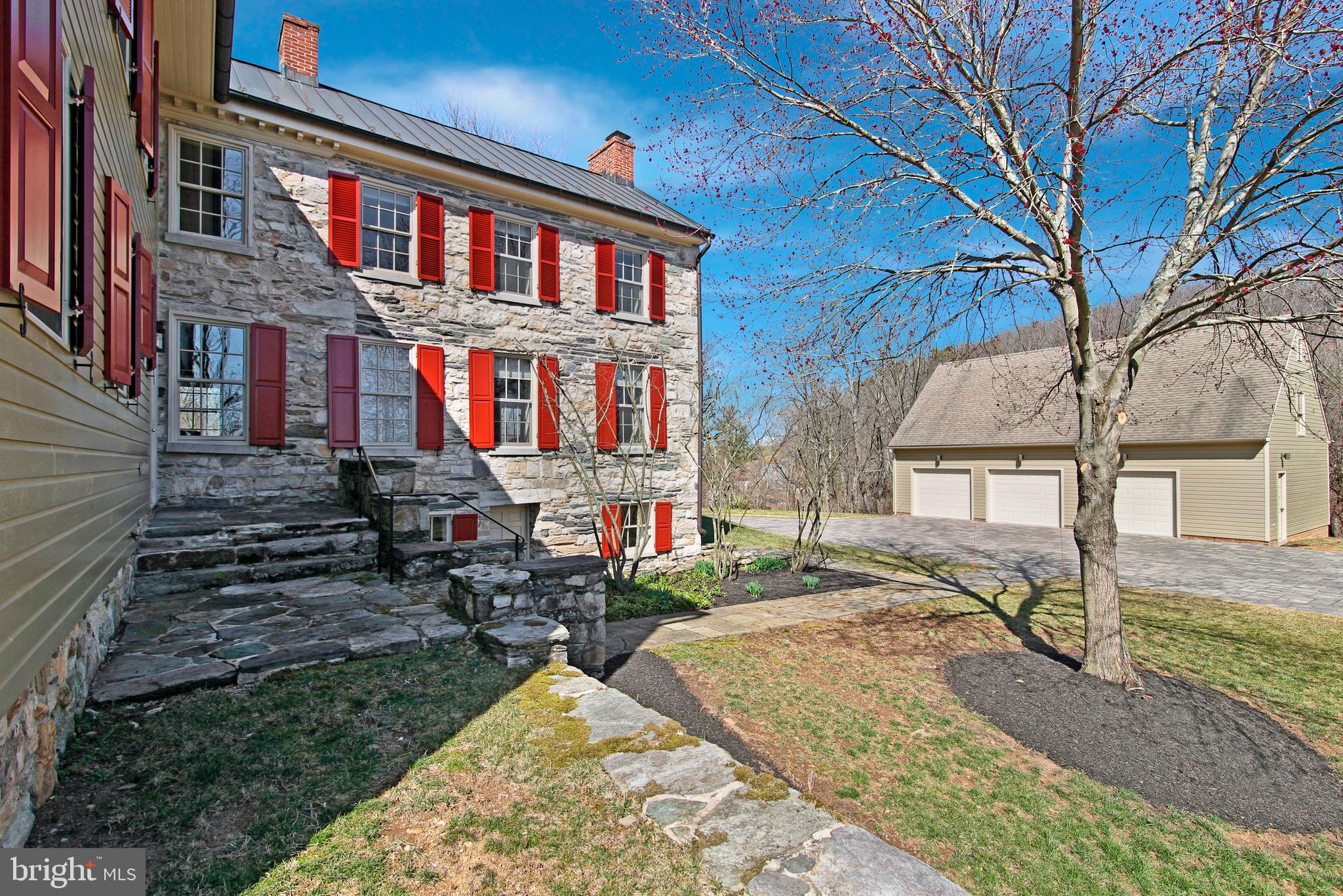 13025 Glissans Mill Road Mount Airy, MD 21771 - Photo 48 of 78 REAR FACADE TO SIDE ENTRY AND GARAGE