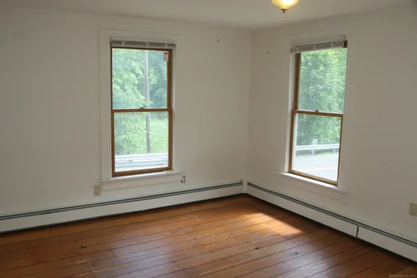 $2,650 | 955 Main Street, Coventry, CT 06238