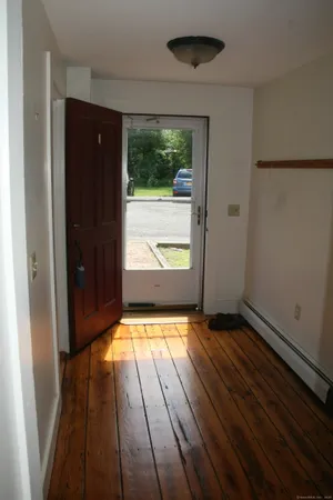 $2,650 | 955 Main Street, Coventry, CT 06238