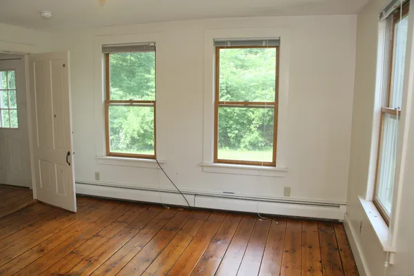 $2,650 | 955 Main Street, Coventry, CT 06238