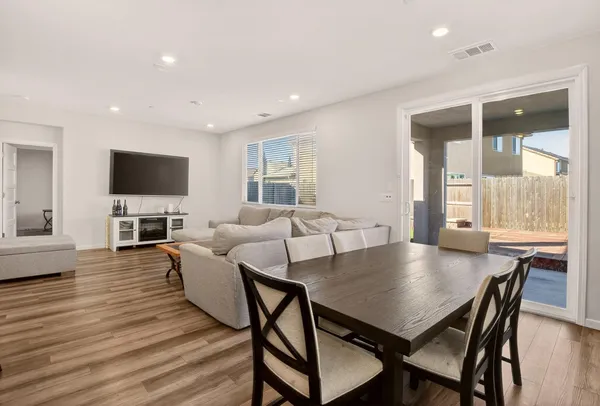 $559,900 | 1681 Oleander Avenue, Manteca, CA 95337