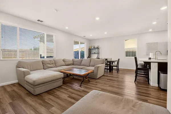 $559,900 | 1681 Oleander Avenue, Manteca, CA 95337