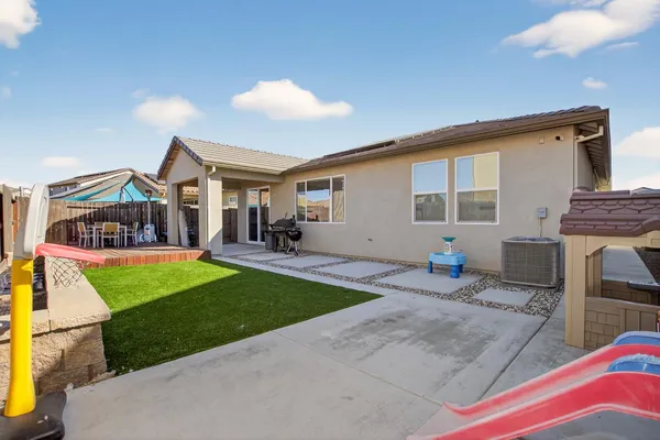 $559,900 | 1681 Oleander Avenue, Manteca, CA 95337