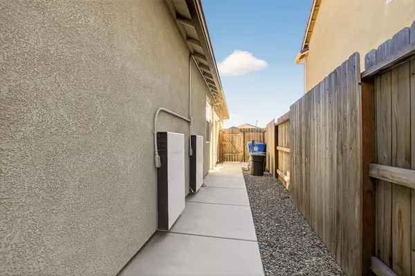 $559,900 | 1681 Oleander Avenue, Manteca, CA 95337