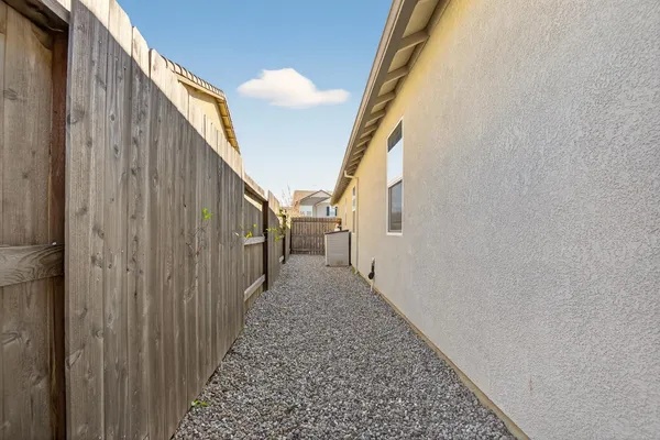 $559,900 | 1681 Oleander Avenue, Manteca, CA 95337