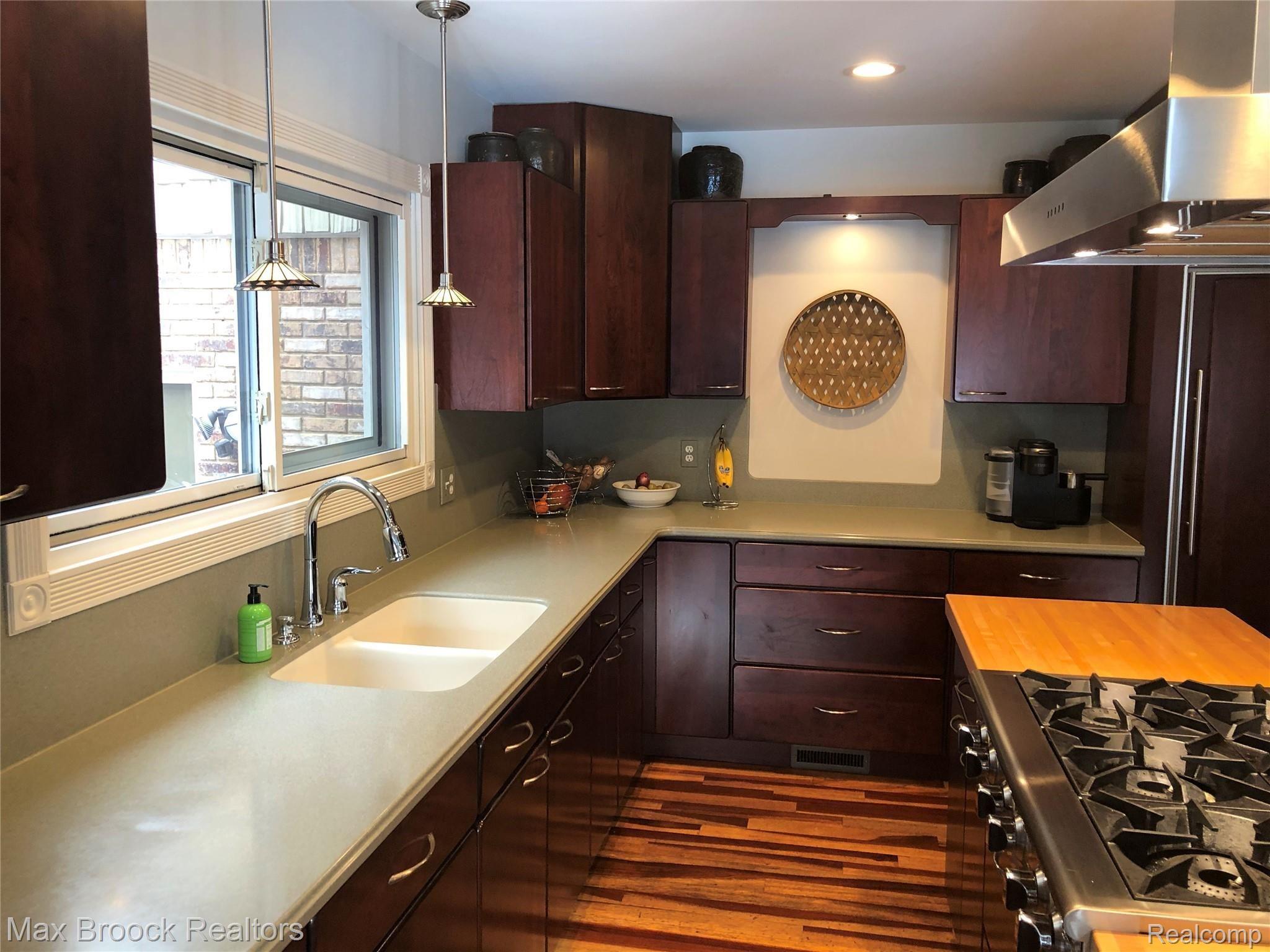 651 Snowmass Drive Rochester, MI 48309 - Photo 21 of 66 KITCHEN3.jpg