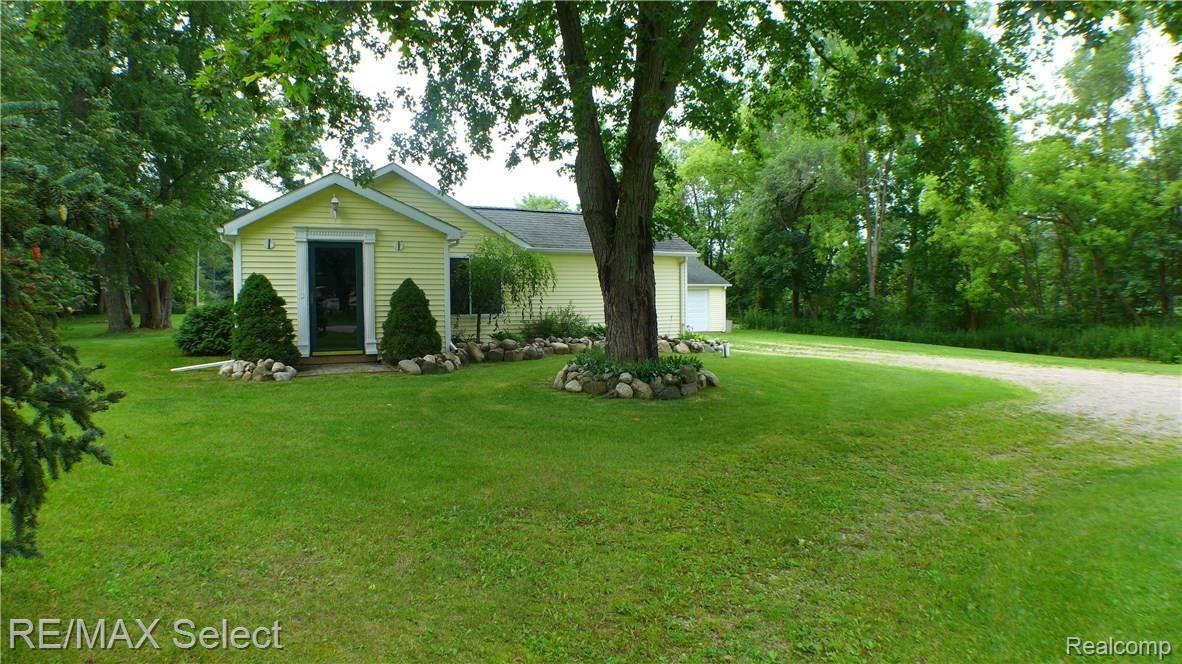 1266 Bowers Road Lapeer, MI 48446 - Photo 1 of 18 P1020794.JPG