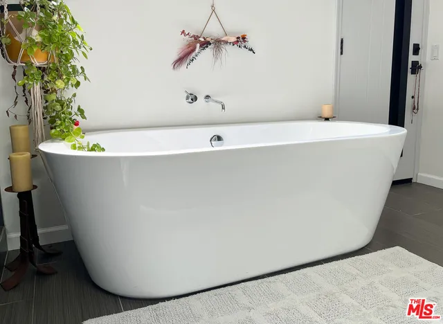 $2,299,999 | 114 Pacific Avenue, Venice, CA 90291