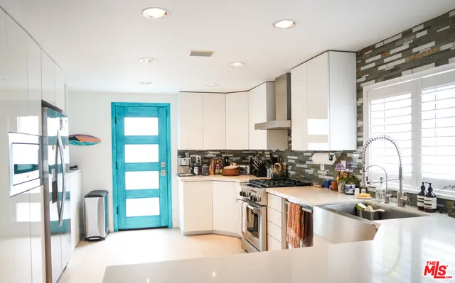 $2,299,999 | 114 Pacific Avenue, Venice, CA 90291