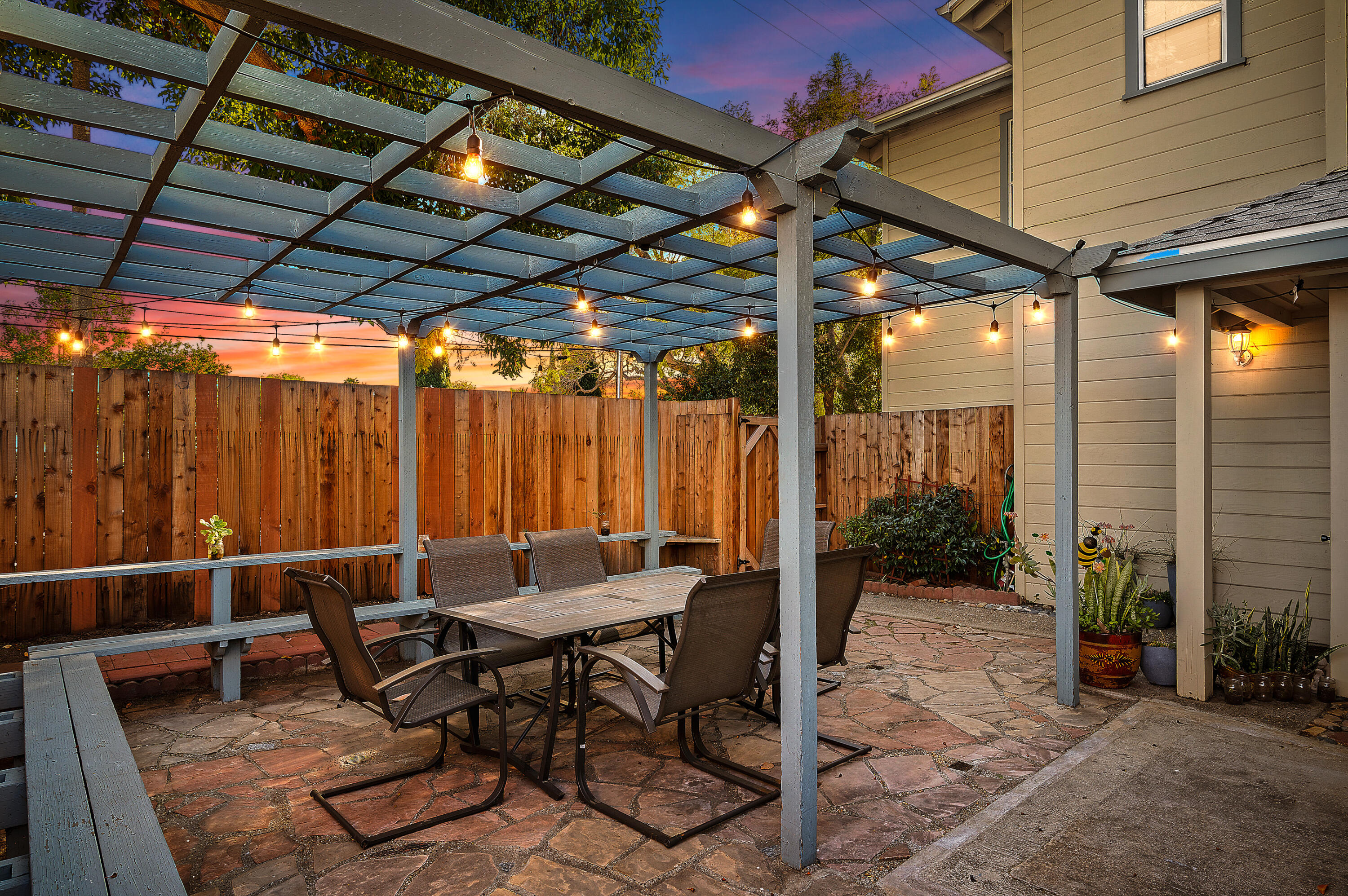 2128 Modoc Road, Unit F Santa Barbara, CA 93101 - Photo 18 of 19 02 - Front Patio (Twiligth)