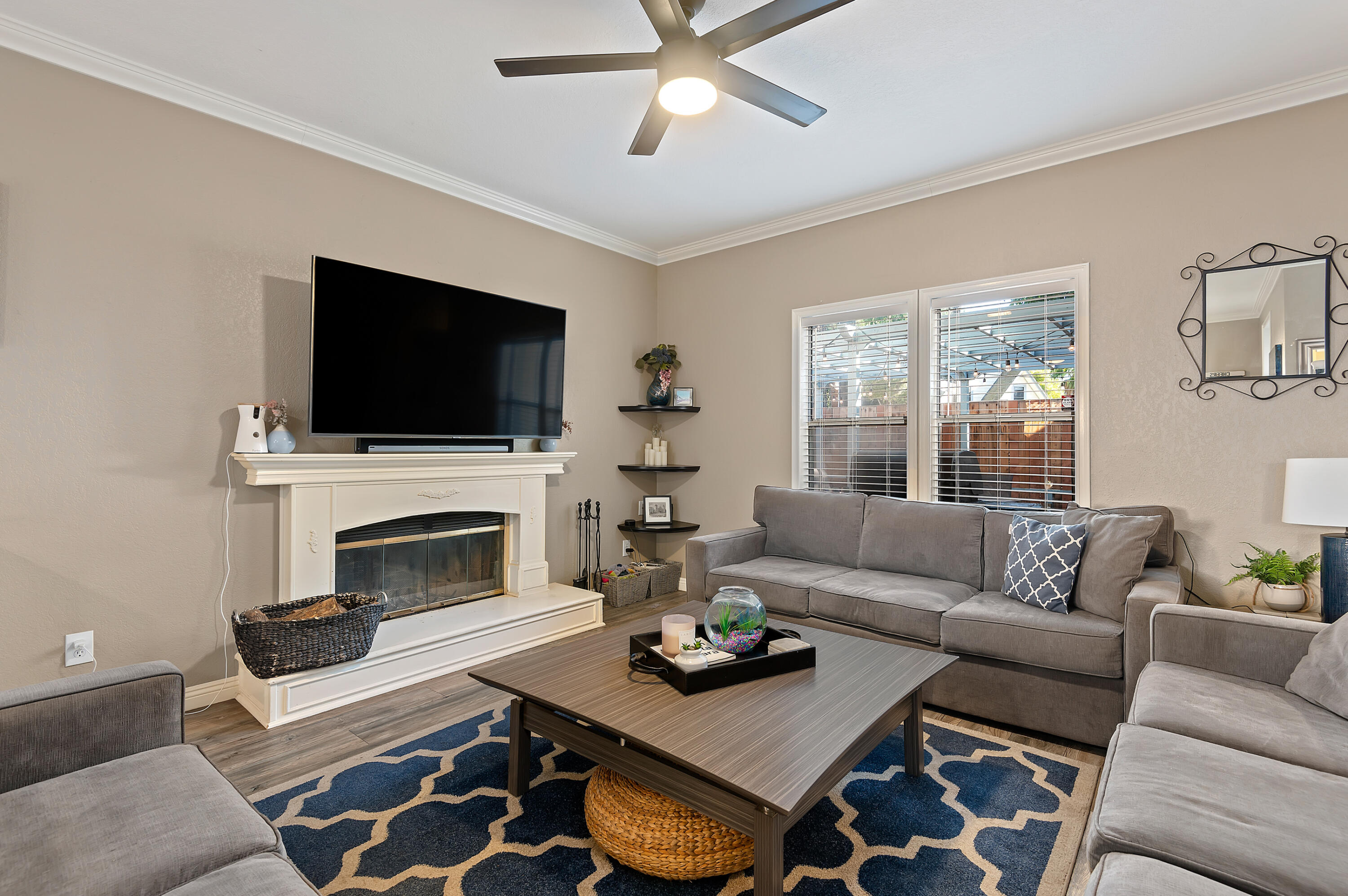 2128 Modoc Road, Unit F Santa Barbara, CA 93101 - Photo 4 of 19 05 - Living Room