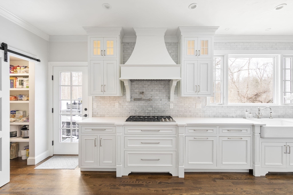 175 Sohier Street Cohasset, MA 02025 - Photo 12 of 41