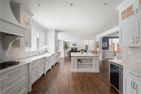 $2,499,000 | 175 Sohier Street, Cohasset, MA 02025
