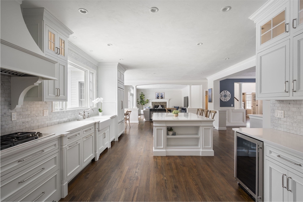 175 Sohier Street Cohasset, MA 02025 - Photo 13 of 41