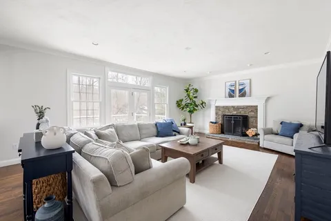 $2,499,000 | 175 Sohier Street, Cohasset, MA 02025