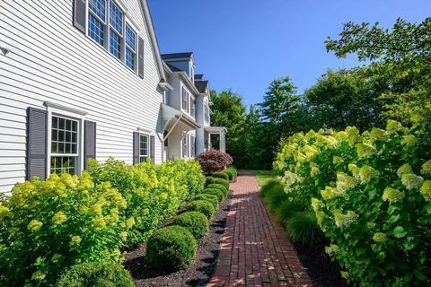$2,499,000 | 175 Sohier Street, Cohasset, MA 02025