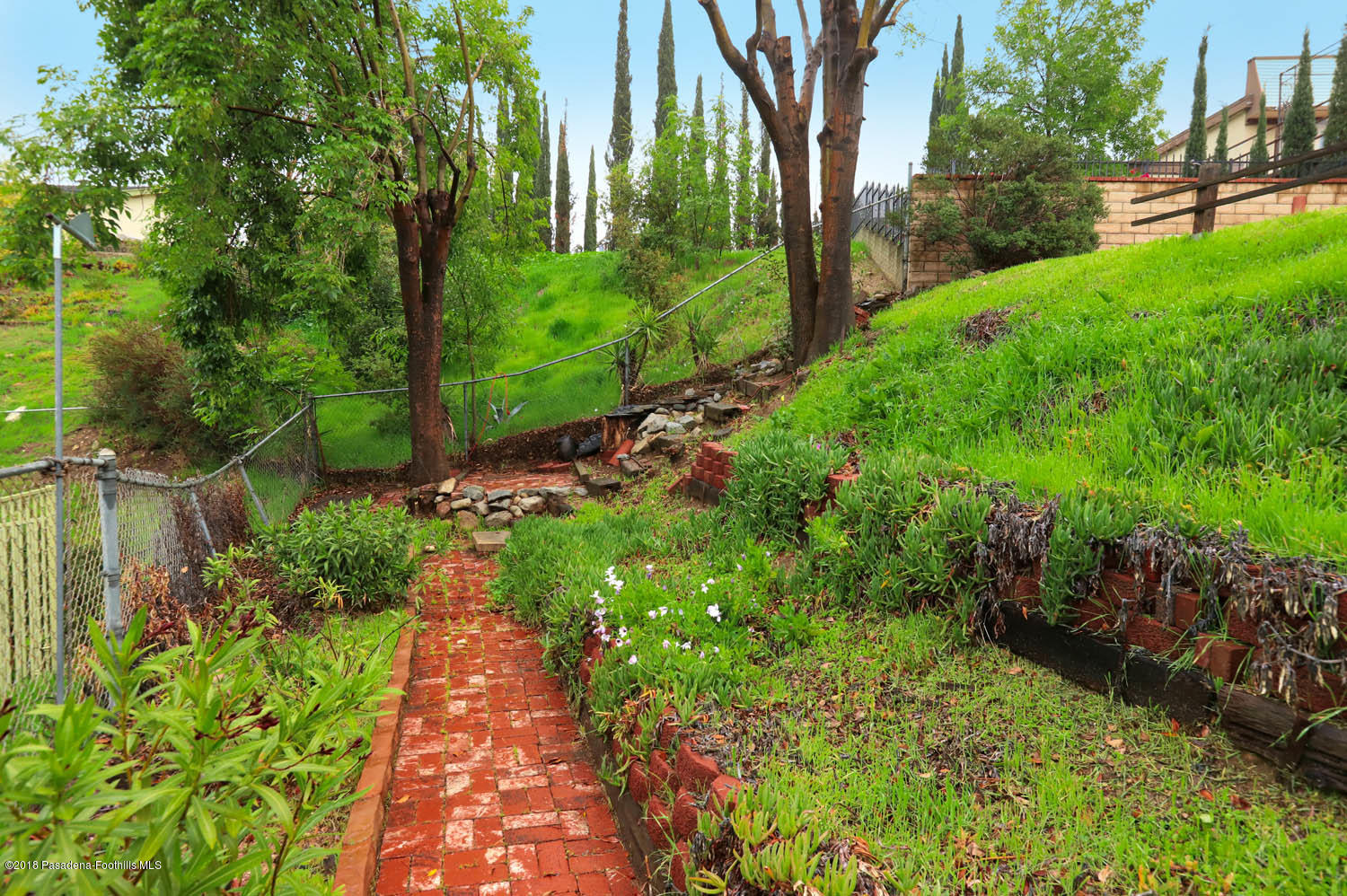 7621 Alpine Way Tujunga, CA 91042 - Photo 25 of 31 MLS_IMG_6938_HDR
