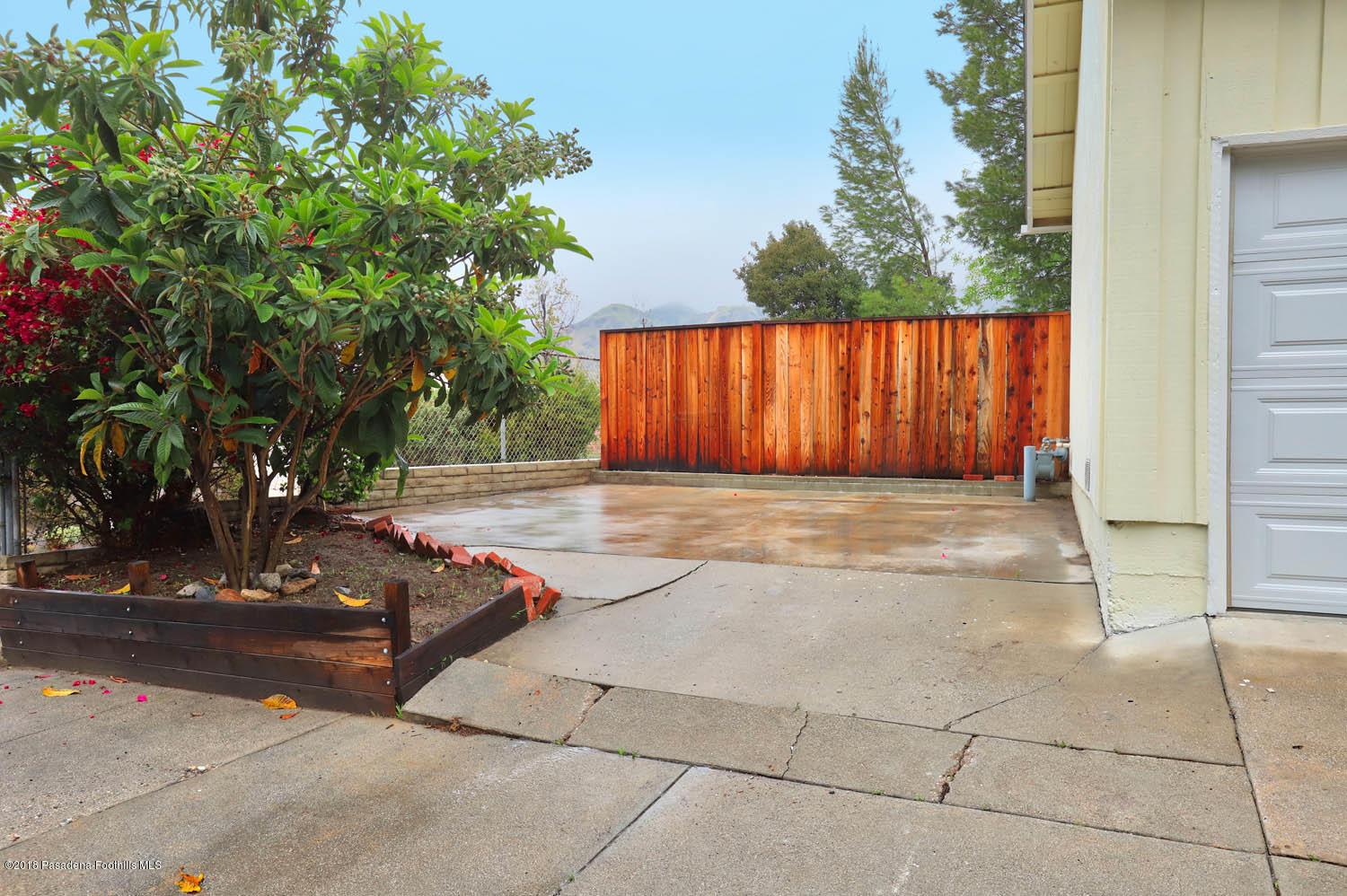 7621 Alpine Way Tujunga, CA 91042 - Photo 30 of 31 MLS_IMG_7006_HDR