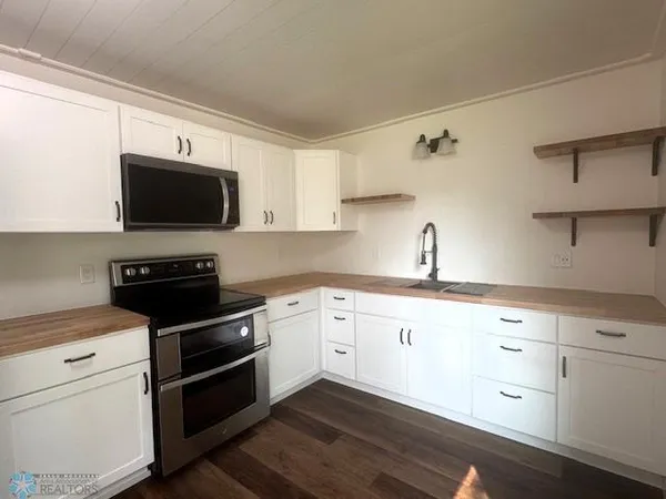 $229,900 | 301 West Garfield Avenue, Mahnomen, MN 56557