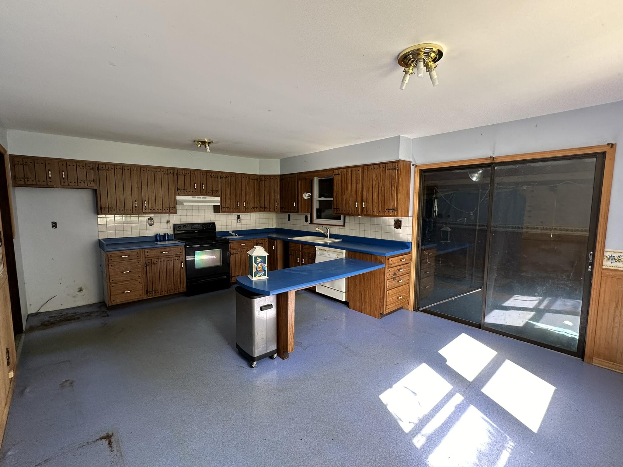 79 Dr Mann Road Augusta, ME 04330 - Photo 3 of 11 IMG_2810