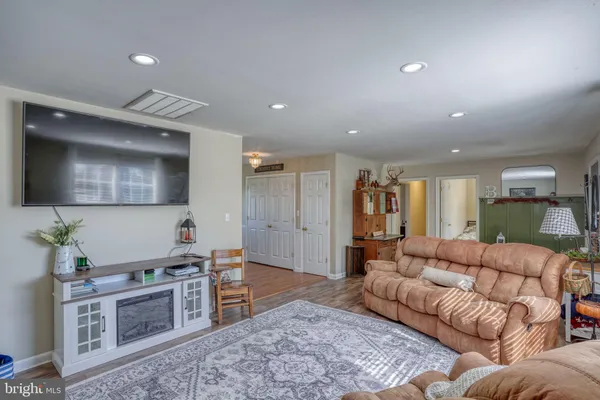 $337,500 | 4163 Whiteleyville Road, Hurlock, MD 21643