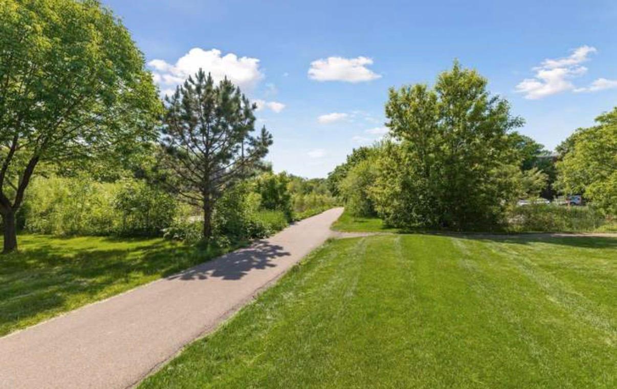 450 Ford Road, Unit 215 St. Louis Park, MN 55426 - Photo 11 of 22 Gallery Image 11
