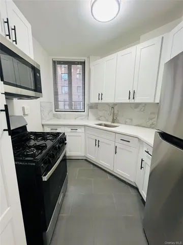 $280,000 | 2200 East Tremont Avenue | Parkchester