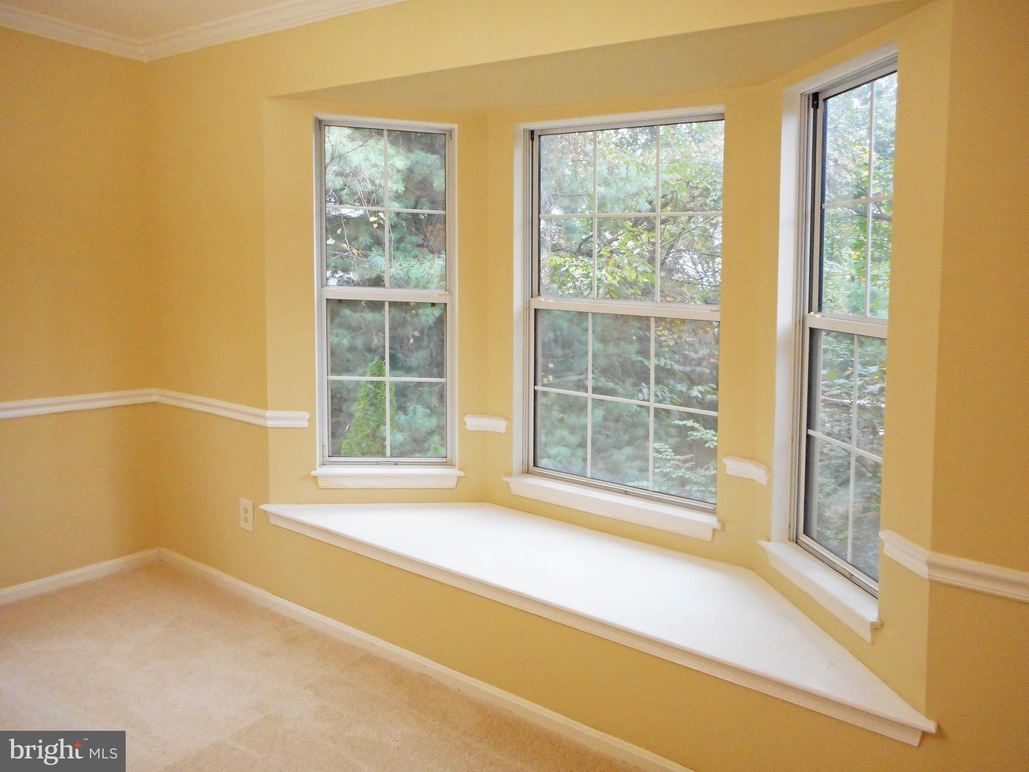 21289 Mirror Ridge Place Sterling, VA 20164 - Photo 8 of 30 Beautiful Bay Window in Dining Room