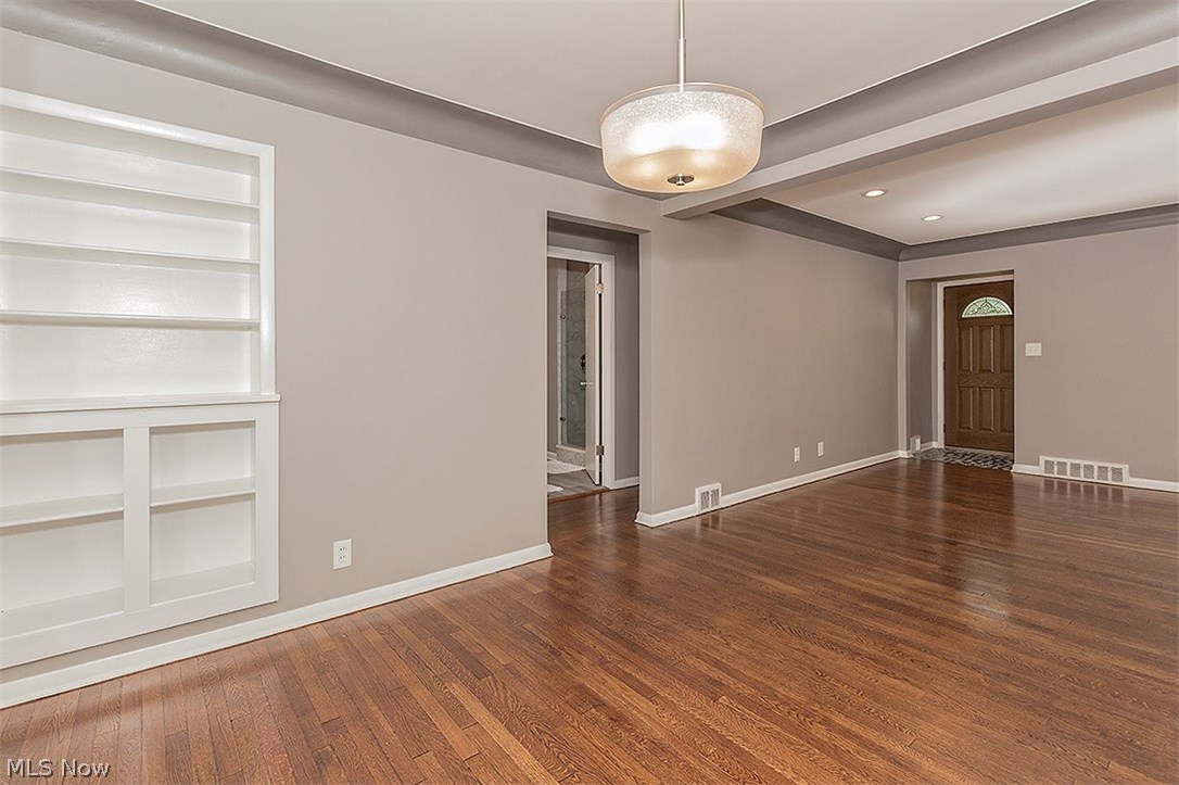 23897 Wimbledon Road Shaker Heights, OH 44122 - Photo 5 of 35 Gallery Image 5
