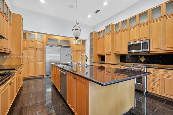 $6,150,000 | 7837 Southwest 117th Street, Pinecrest, FL 33156