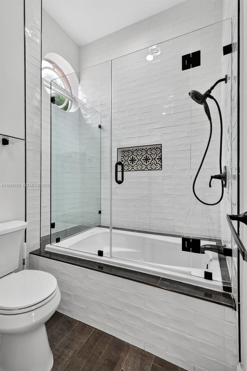 7837 Southwest 117th Street Pinecrest, FL 33156 - Photo 55 of 90 Bathroom 4