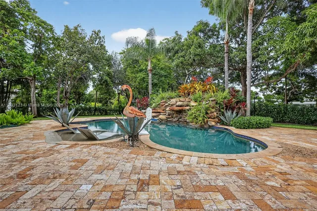$6,999,999 | 7837 Southwest 117th Street, Pinecrest, FL 33156