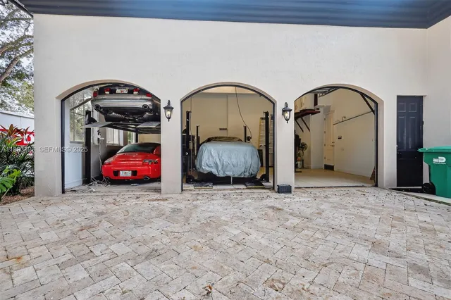 $6,499,999 | 7837 Southwest 117th Street, Pinecrest, FL 33156