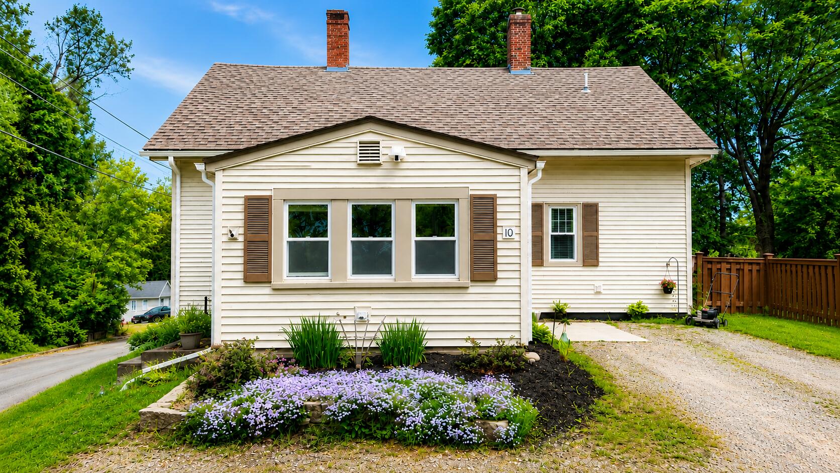 10 Danforth Street Wiscasset, ME 04578 - Photo 2 of 9 38767BC4-AEDE-43D6-9CCE-9652D7FE243B